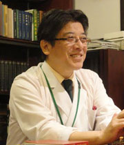  薬剤師・鍼灸師　村岡 逸朗