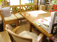 店内テーブル