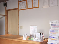 カウンター。木のぬくもりをそのままに。