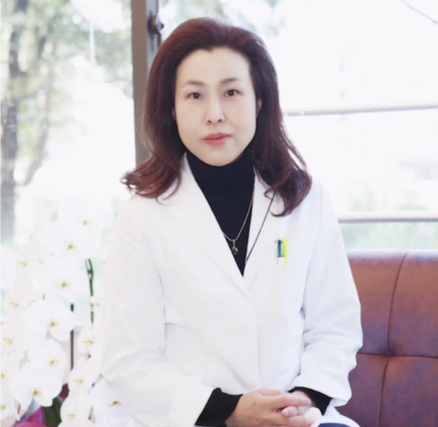 院長　中医アドバイザー　日本国家鍼灸師　白 芳（haku hou）