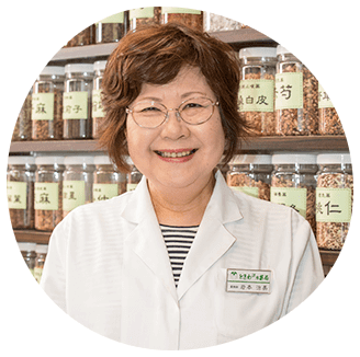 代表　 薬剤師　岩本治美